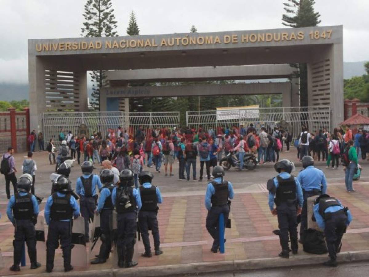 Tomas en la Universidad Nacional Autónoma de Honduras vuelven a poner en riesgo período