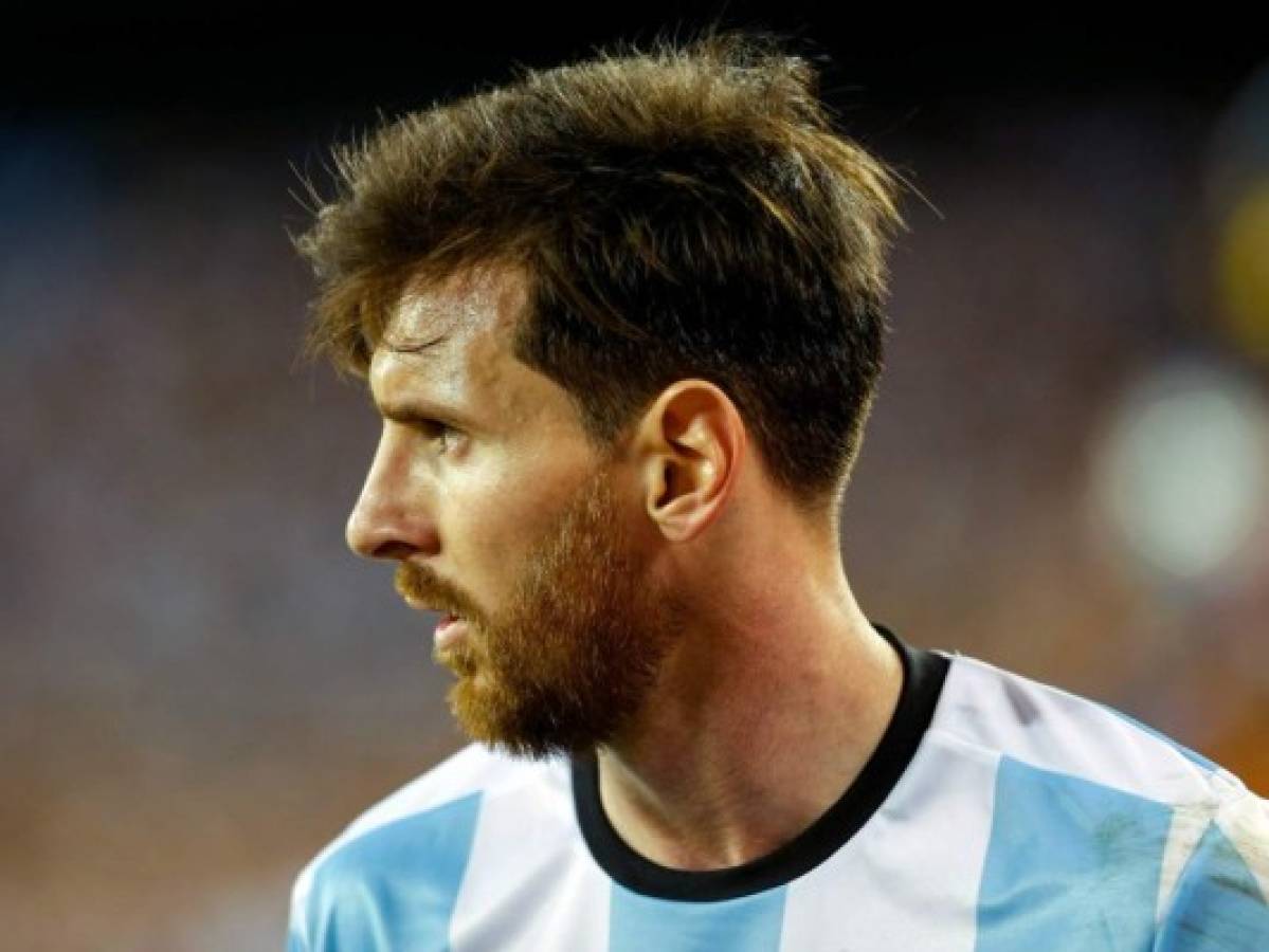 El color de pelo de Messi es cenizo, dijo su peluquero