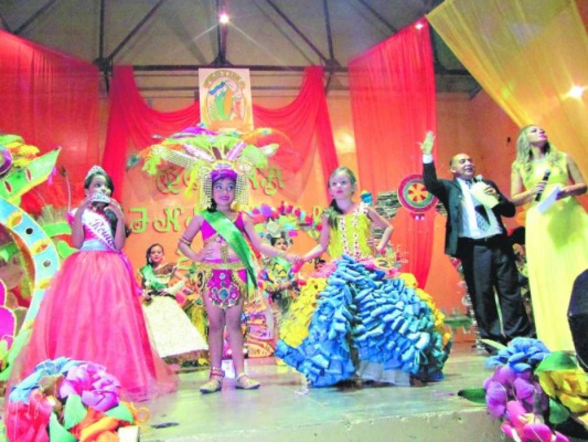 Danlí vive su festival de la mano de soberanas de todas las edades
