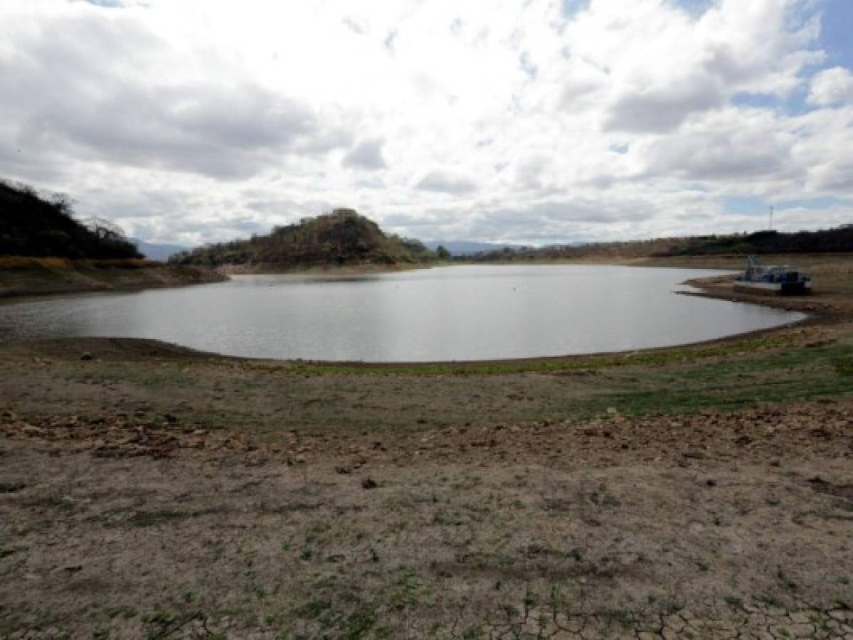 Los Laureles está con menos del 50% del agua que capta en la capital