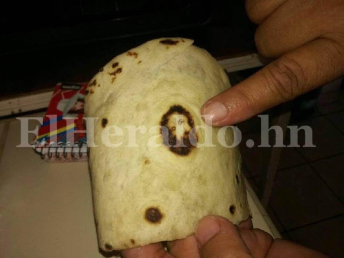 ¿Milagro? Hondureñas aseguran encontrar el rostro de Jesús en una tortilla de harina