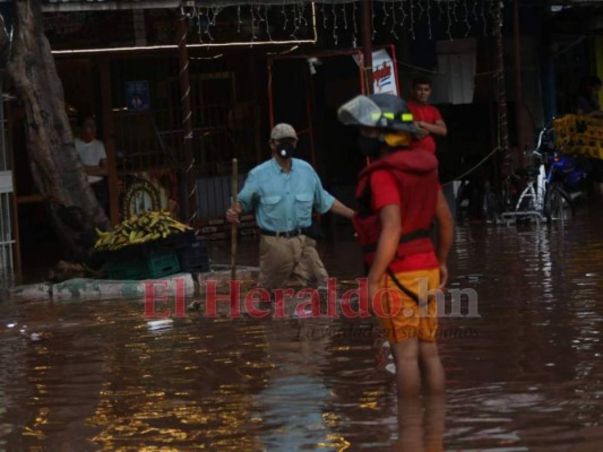 Fuertes lluvias dejan unos 300 damnificados en el Distrito Central