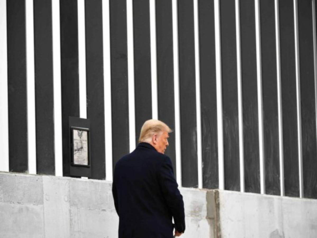 Trump anuncia visita a la frontera 'sin ley' entre EEUU y México