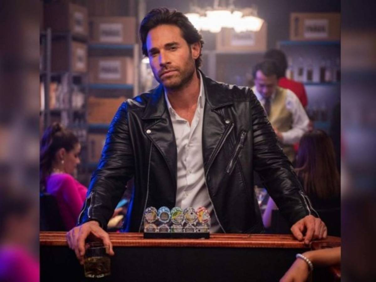 Sebastián Rulli publica foto de su hijo por primera vez