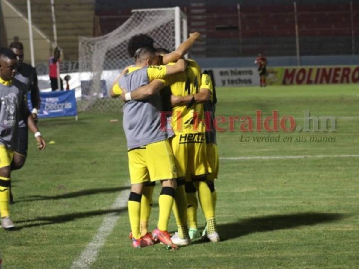 Real España venció 2-0 a Victoria en La Ceiba