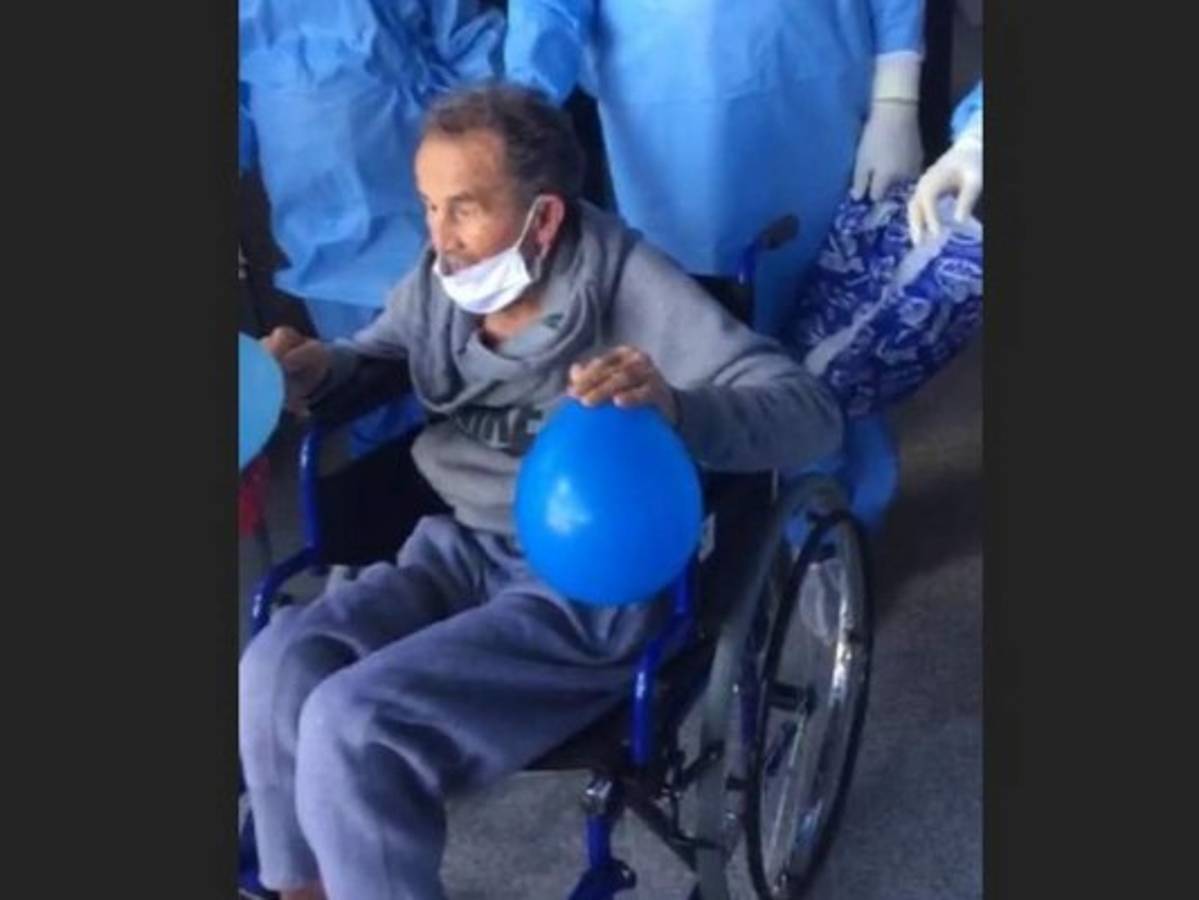 'Ñel' Vega vence el covid-19 a sus 86 años y es dado de alta entre aplausos