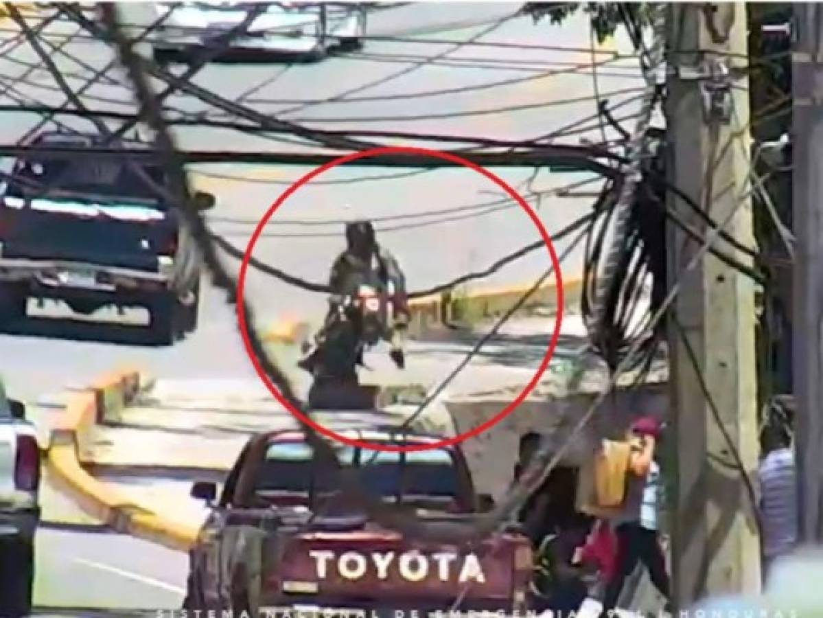 VIDEO: Imprudente conductor casi acaba con la vida de un motociclista en Copán
