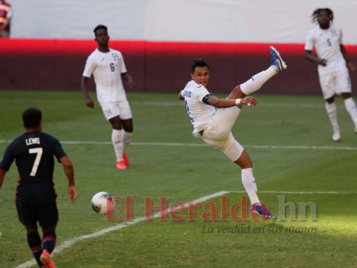 Denil Maldonado frena pequeña discusión en duelo Honduras vs EEUU