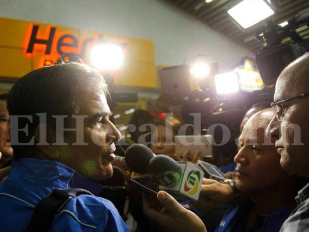 Jorge Luis Pinto niega intención de renunciar a su cargo como director técnico de Honduras