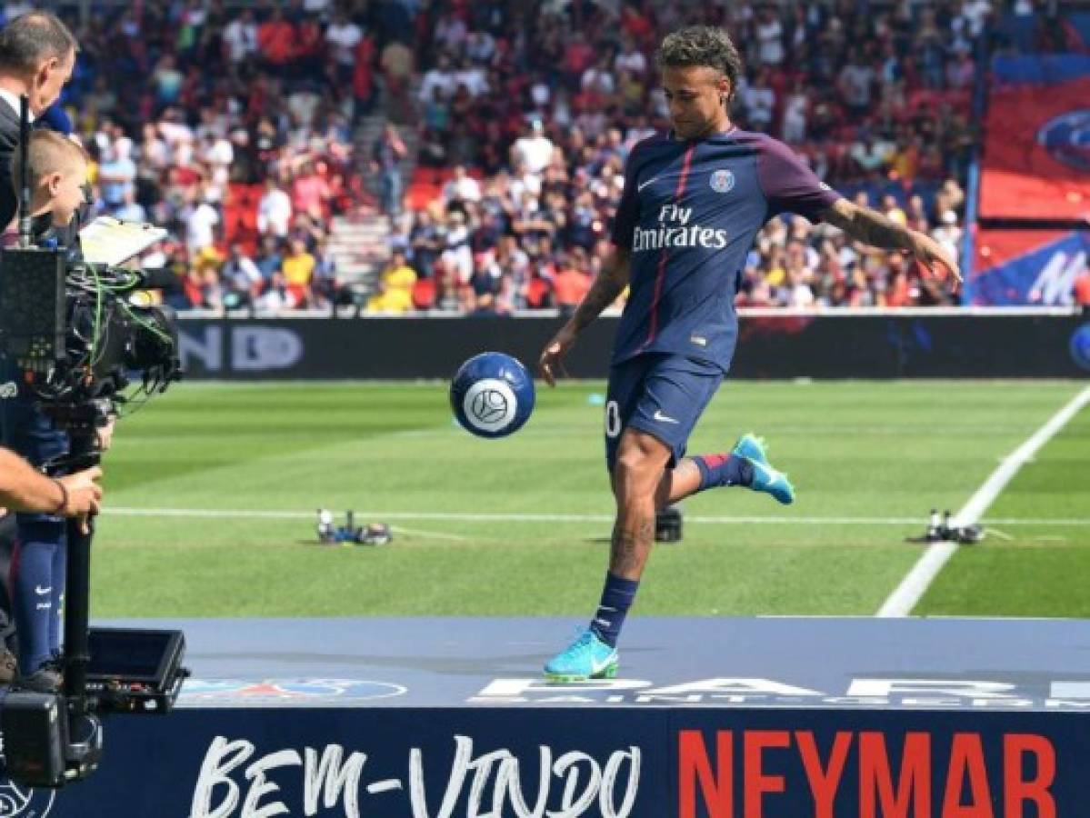 Philippe Coutinho cerca de firmar con el Barcelona para suplir la partida de Neymar