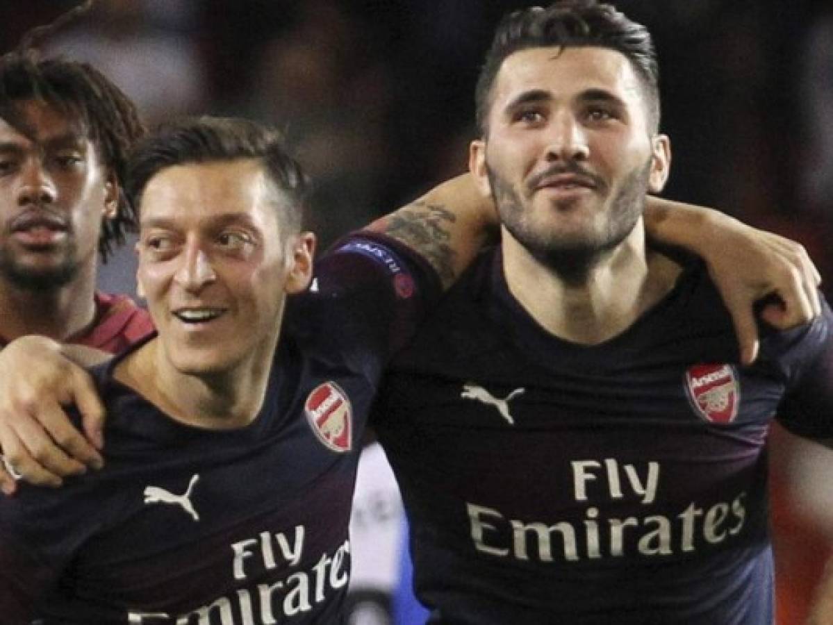 Un hombre admite haber intentado robar a Özil y Kolasinac