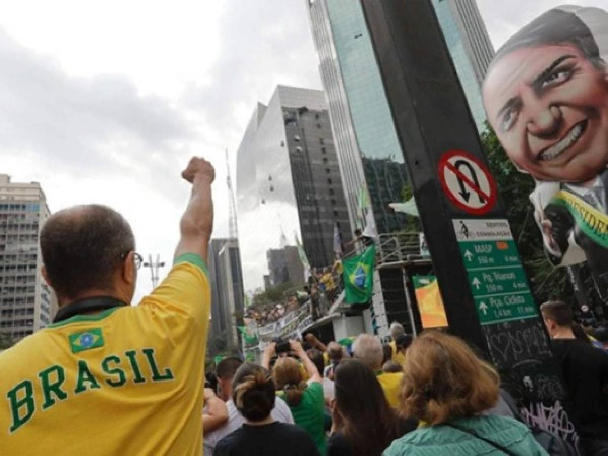 Policía brasileña arresta a hincha del Corinthians tras gritar contra Bolsonaro