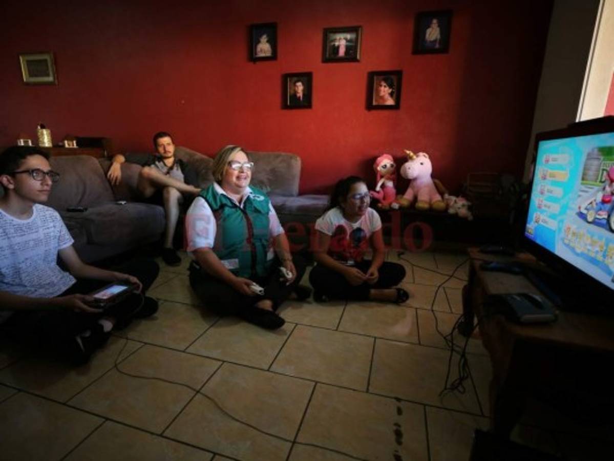 Revista Tic Tac Tania Triminio: 'Conduzco ambulancias y atiendo emergencias”