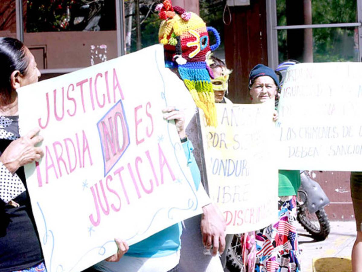 Comunidad LGTB exige un alto a los crímenes de odio