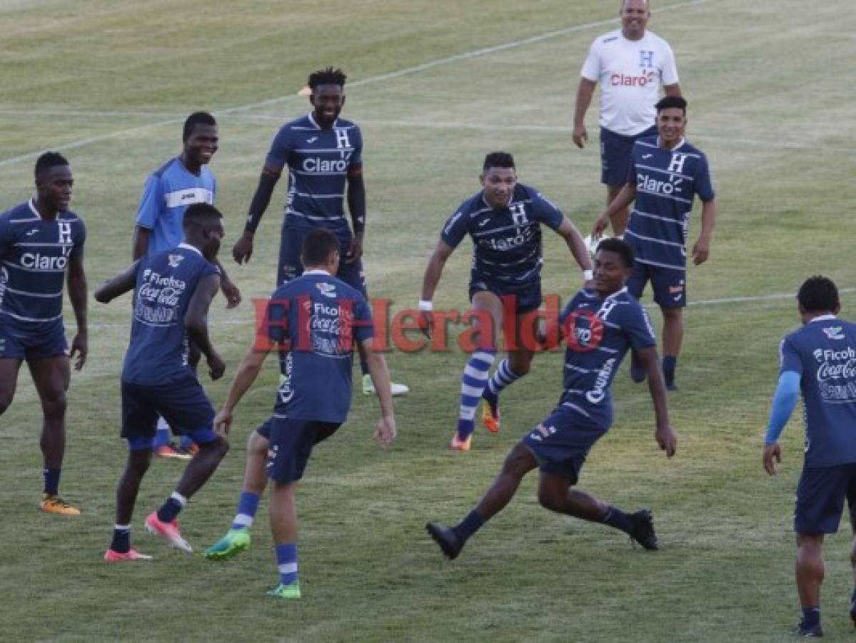 Selección de Honduras a su última charla técnica antes de enfrentar a México