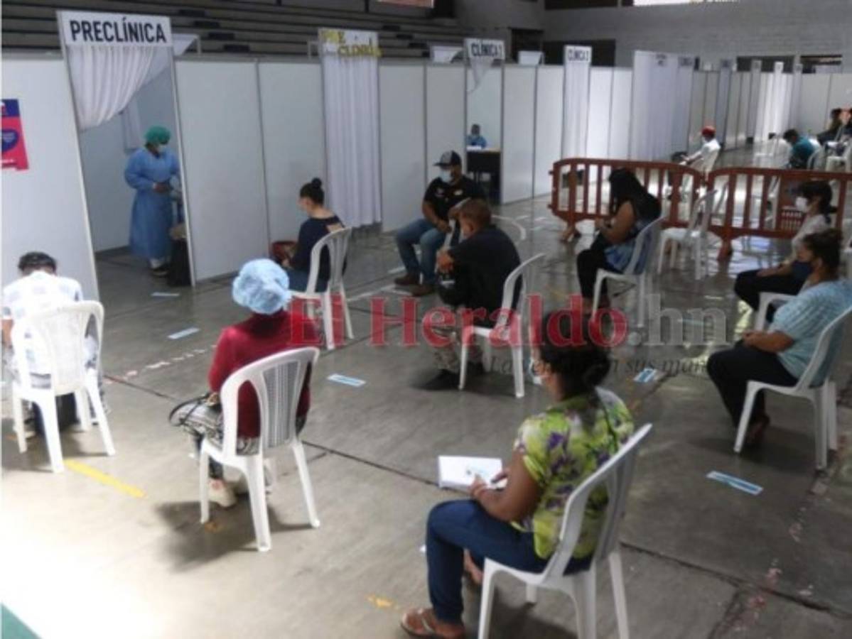 Los centros de triaje reportan una gran afluencia de pacientes que a diario buscan atención médica por sospecha de coronavirus.