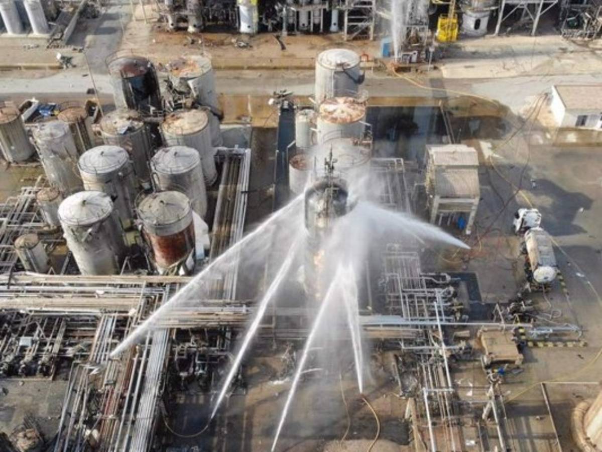 A tres sube cifra de muertos por explosión en planta química en España