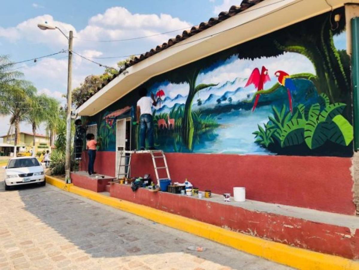 Cantarranas amplía a 102 murales su galería de arte al aire libre