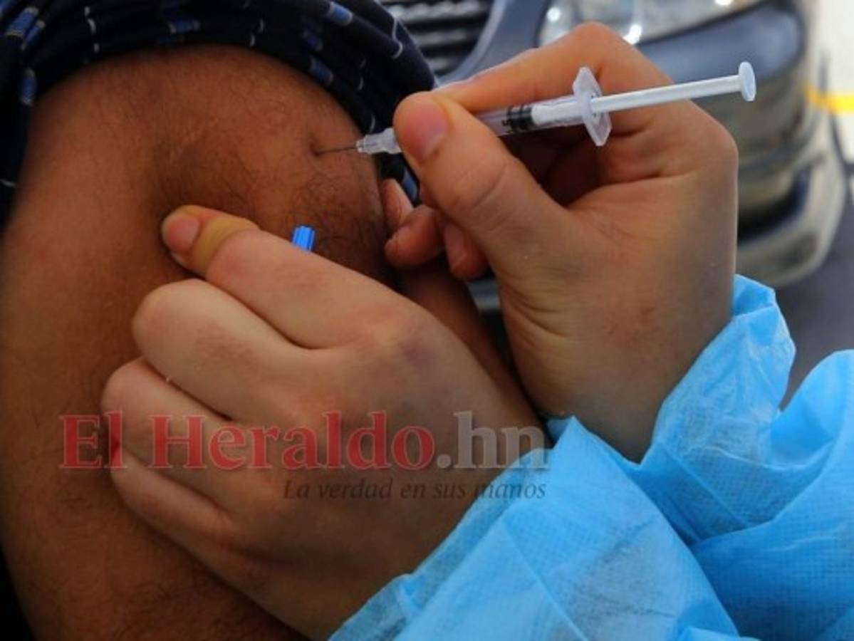 Cierran el centro de vacunación en las instalaciones de la UNAH Valle de Sula