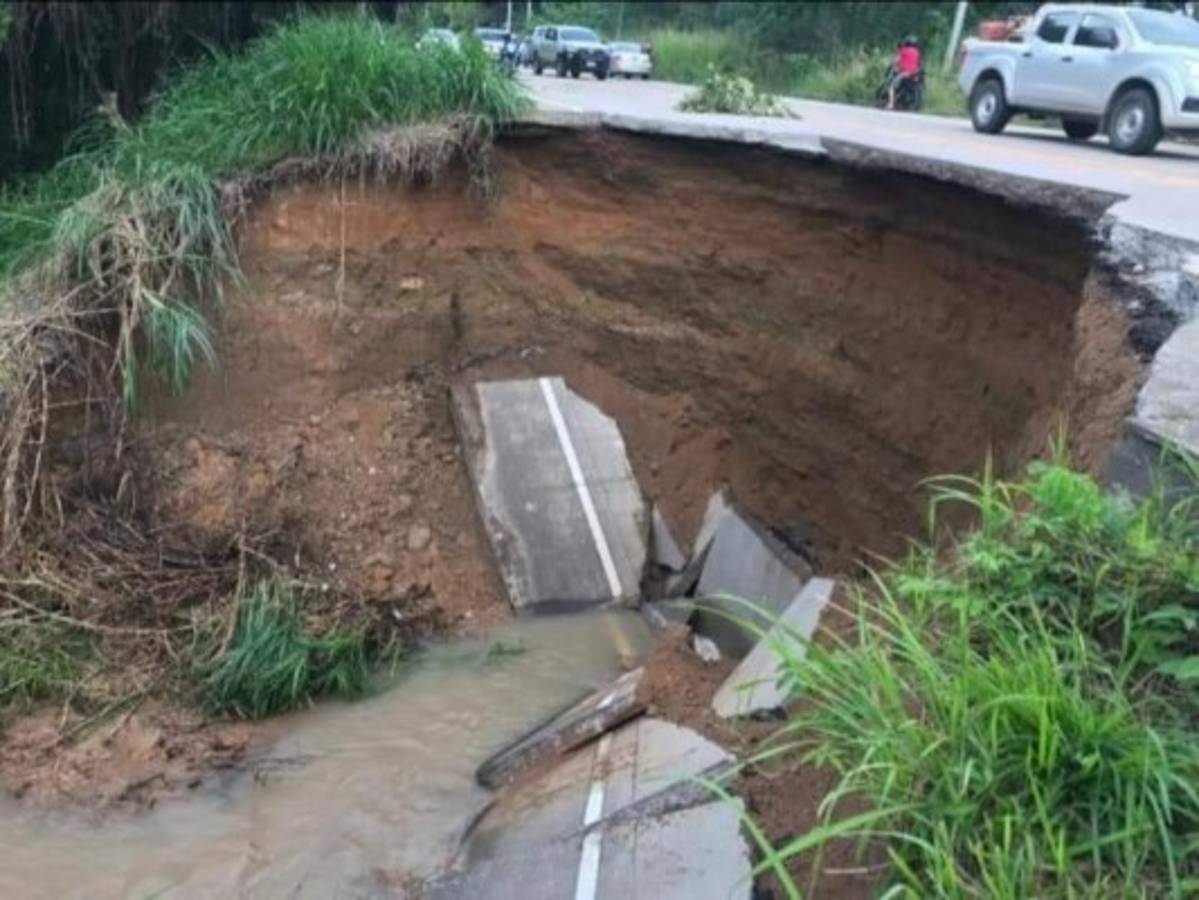 El tramo carretero comprendido entre San Esteban, Olancho a Carbonales, en Bonito Oriental, se ha convertido en un peligro para los conductores.