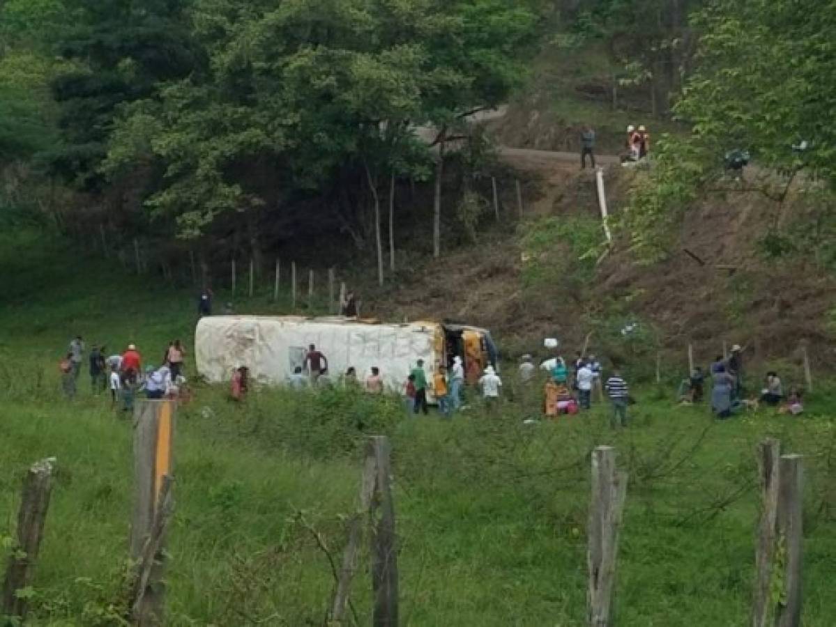 Honduras: Un muerto y cinco heridos deja accidente de tránsito en Olancho