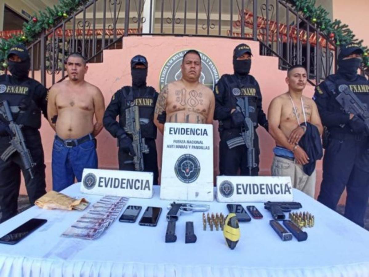 Con una granada y armas capturan a supuestos cabecillas de la Pandilla 18