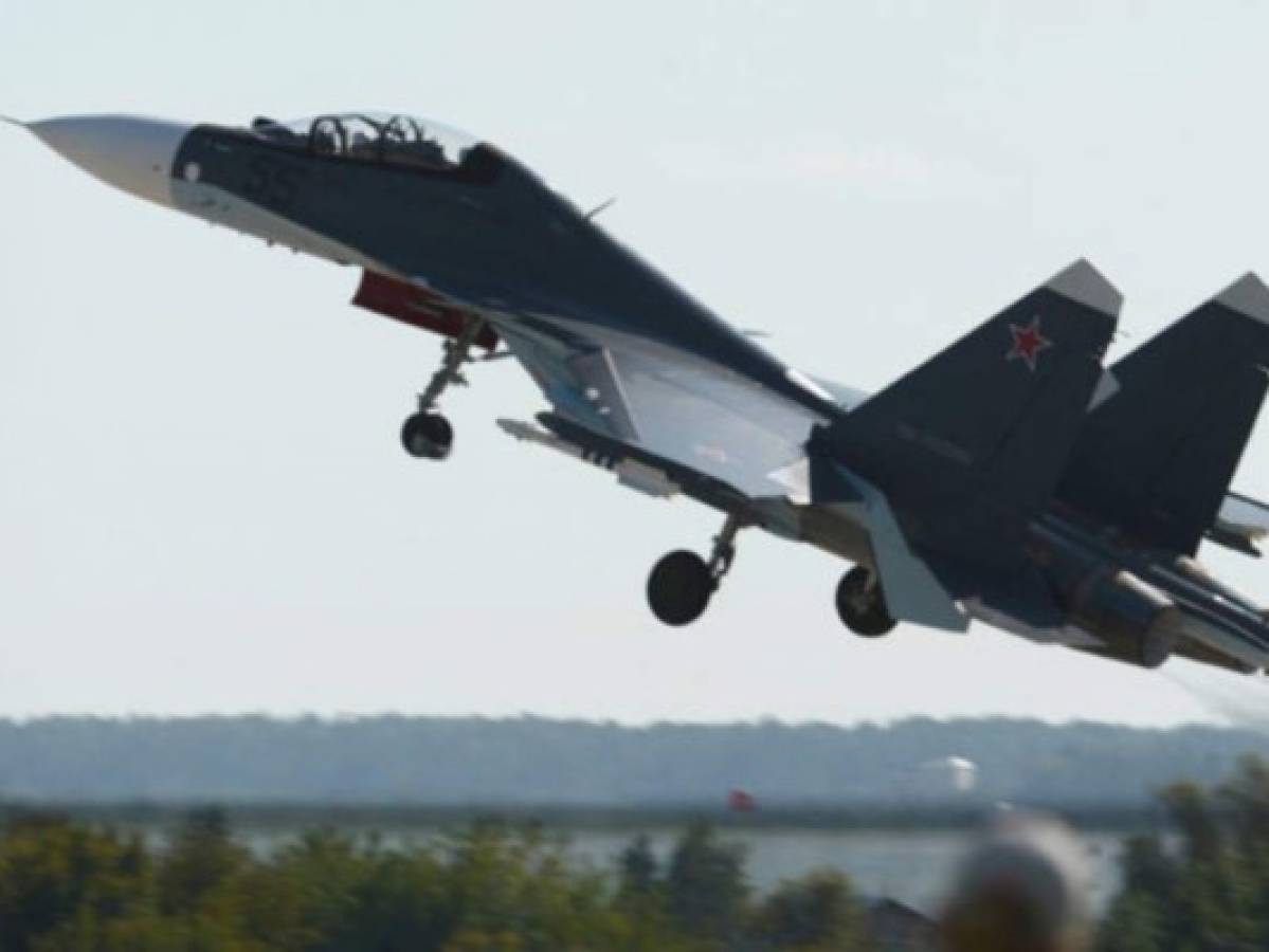 Dos cazabombarderos rusos colisionan en pleno vuelo