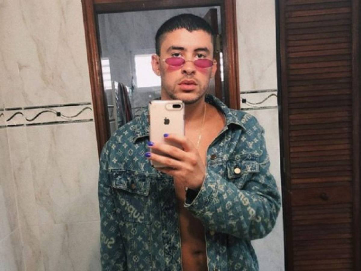 Critican a Bad Bunny por pintar sus uñas