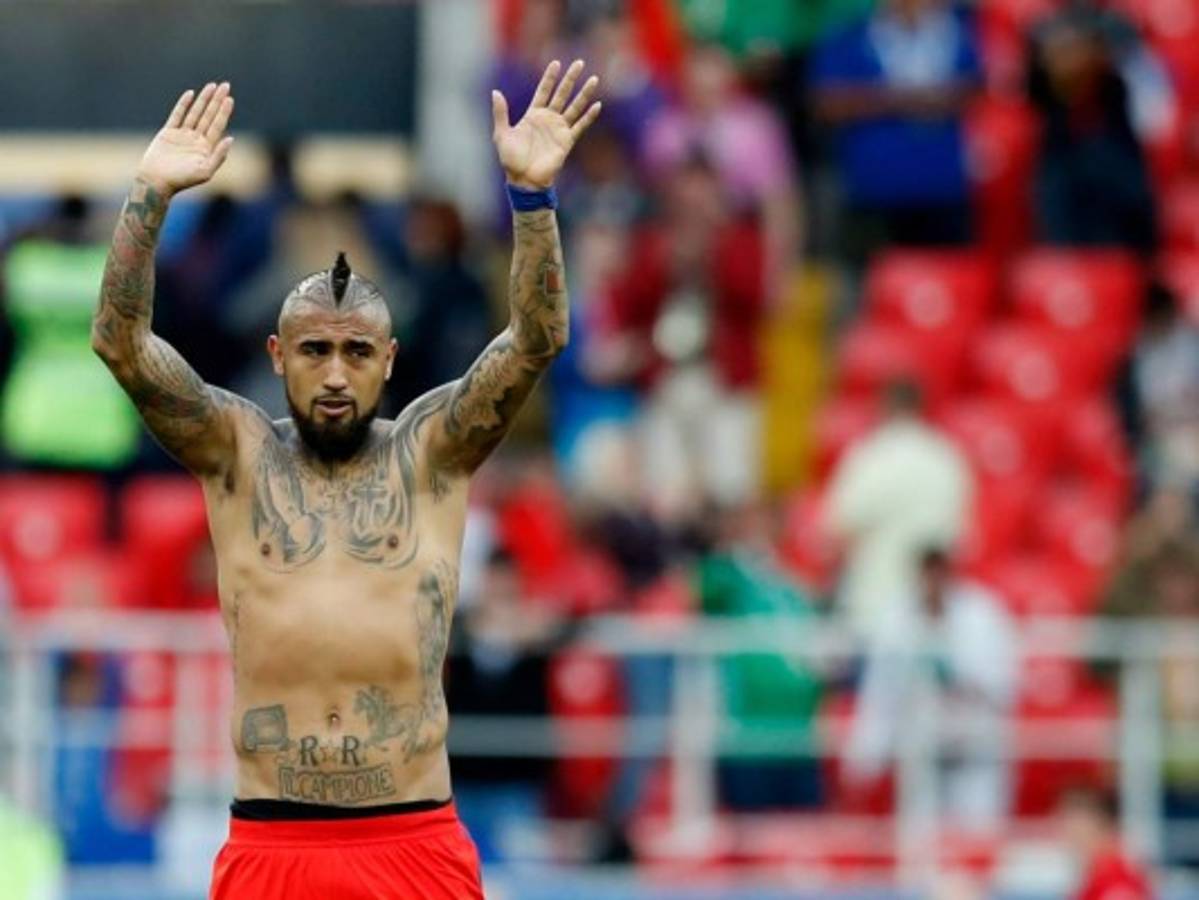 Arturo Vidal niega haberle dicho 'engreído' a Cristiano Ronaldo