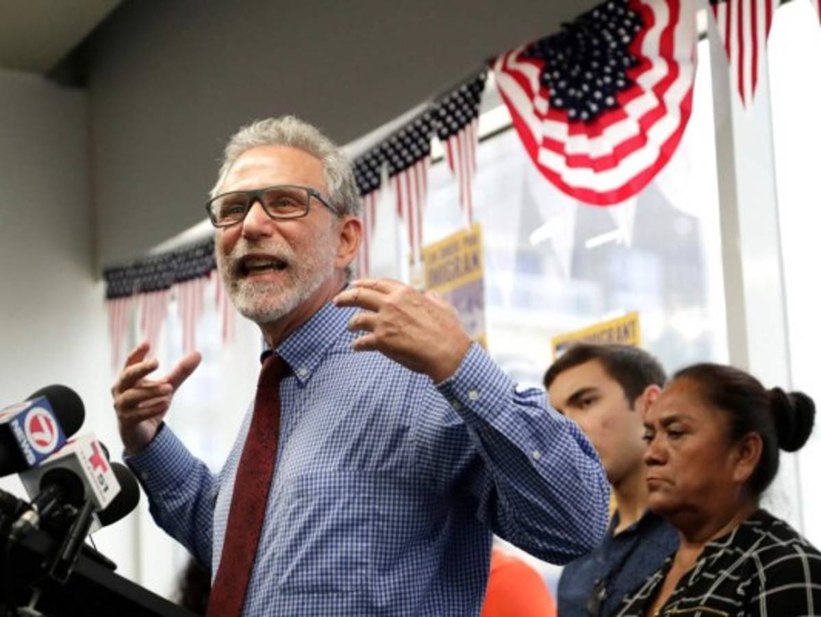 Demandan a Florida por ley que prohíbe santuarios