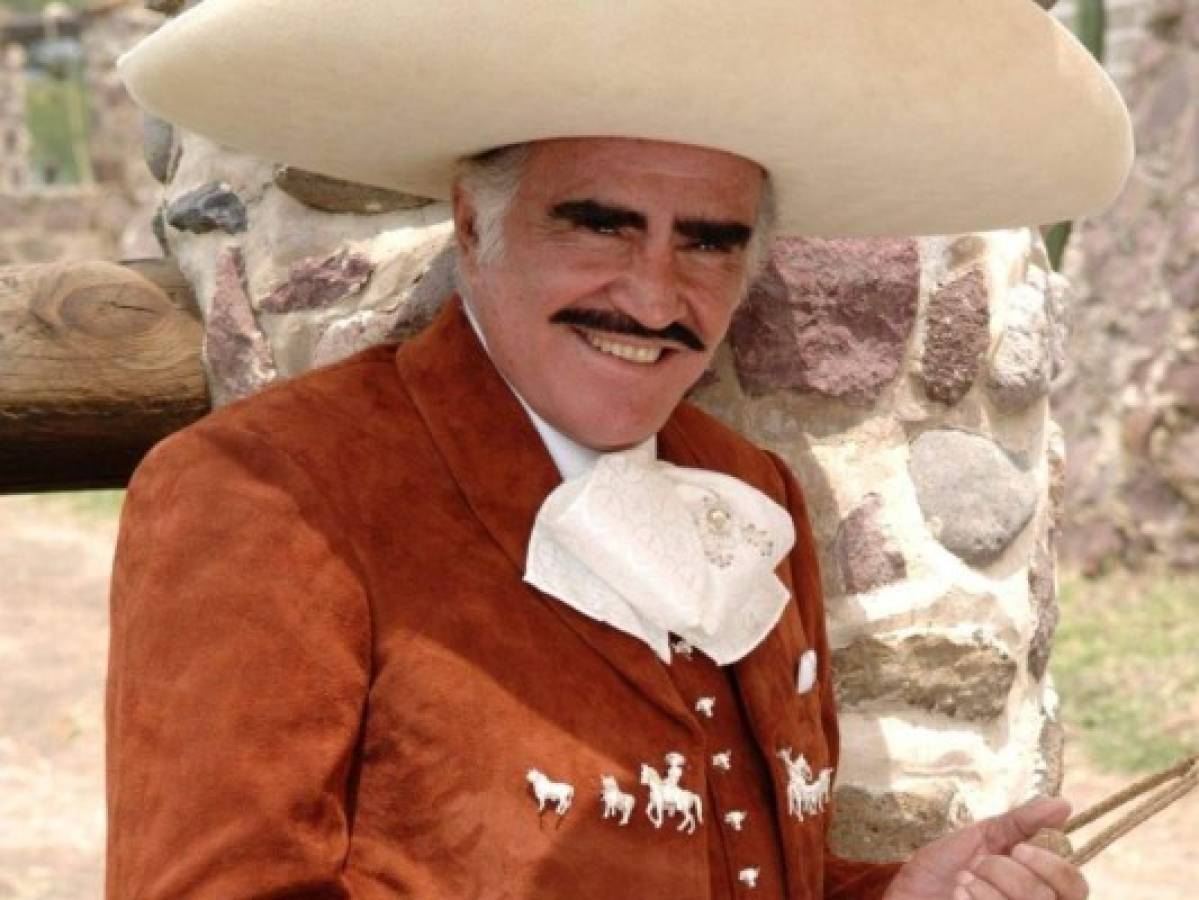 ¿Cómo fueron los últimos minutos de vida de Vicente Fernández? Sacerdote revela sus sentidas palabras