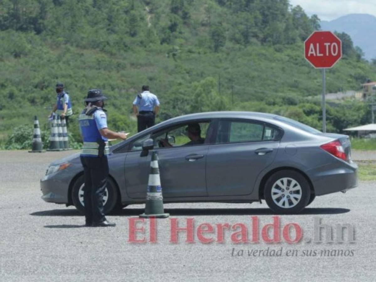 En el Centro de Capacitación Vial, los capitalinos se enfrentan a diferentes obstáculos. Foto: Alex Pérez/El Heraldo