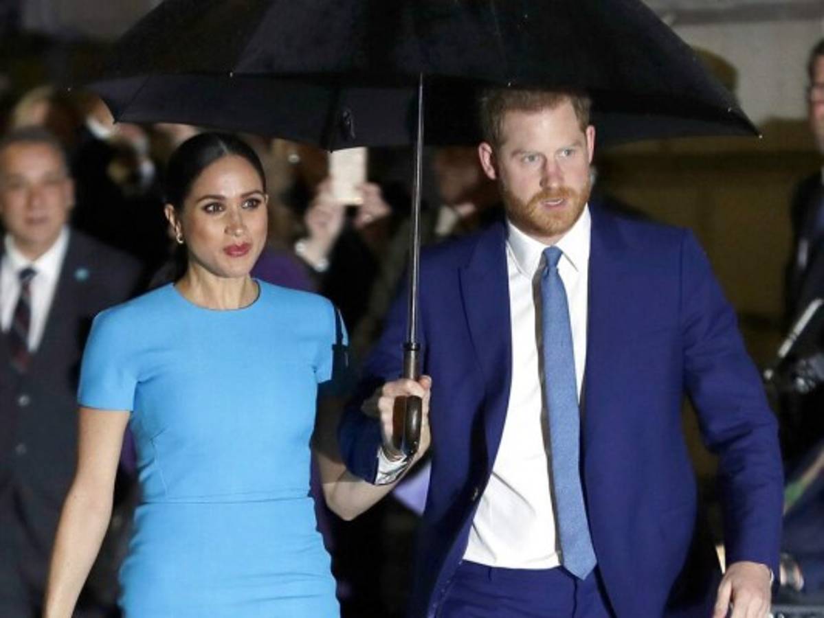 Meghan Markle lucha por anonimato de amigas en demanda a periódico