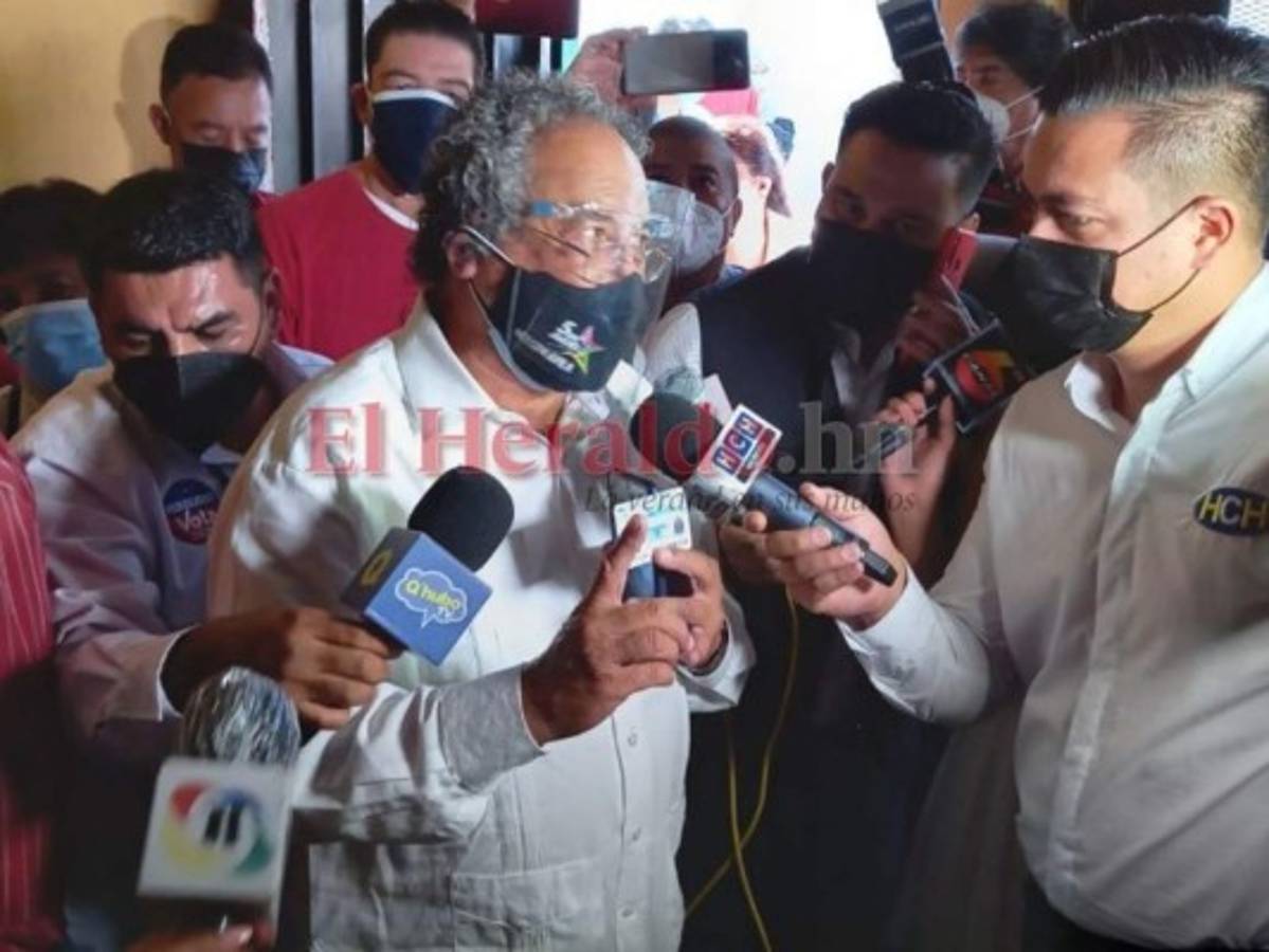 Con mascarillas y medidas de bioseguridad se desarrollan atípicas elecciones primarias (Fotos)