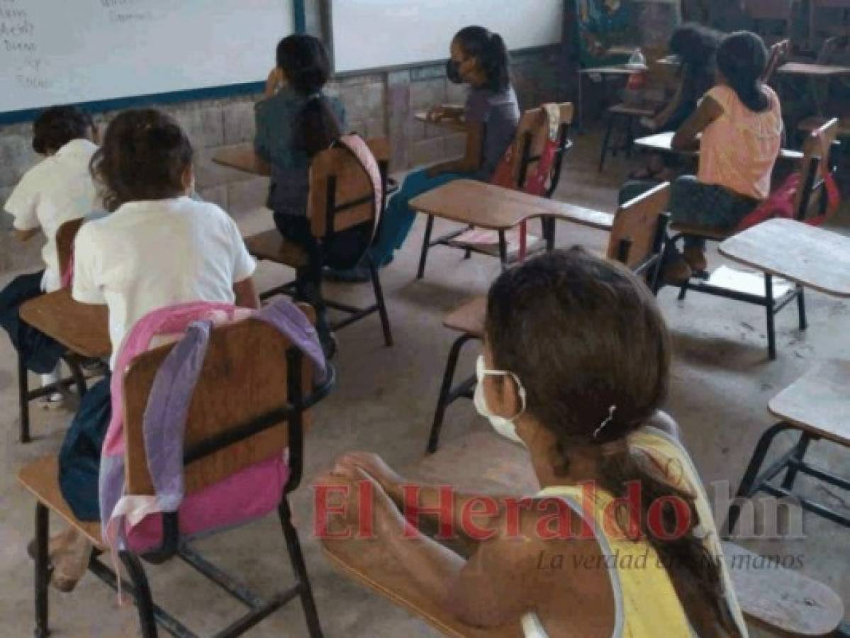 Honduras: Mayores de 12 años volverían a las aulas el siguiente año