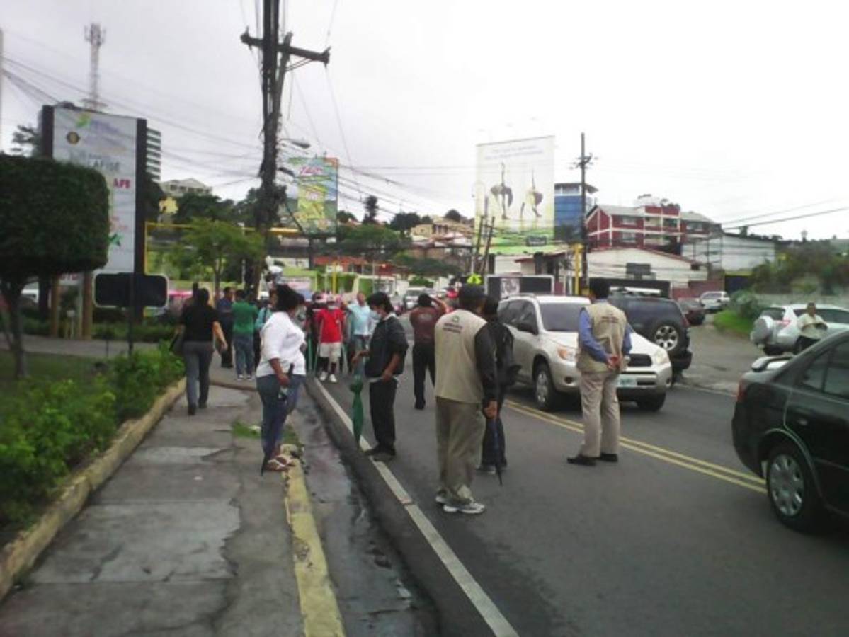 Indignados en huelga de hambre marchan hacia la ONU