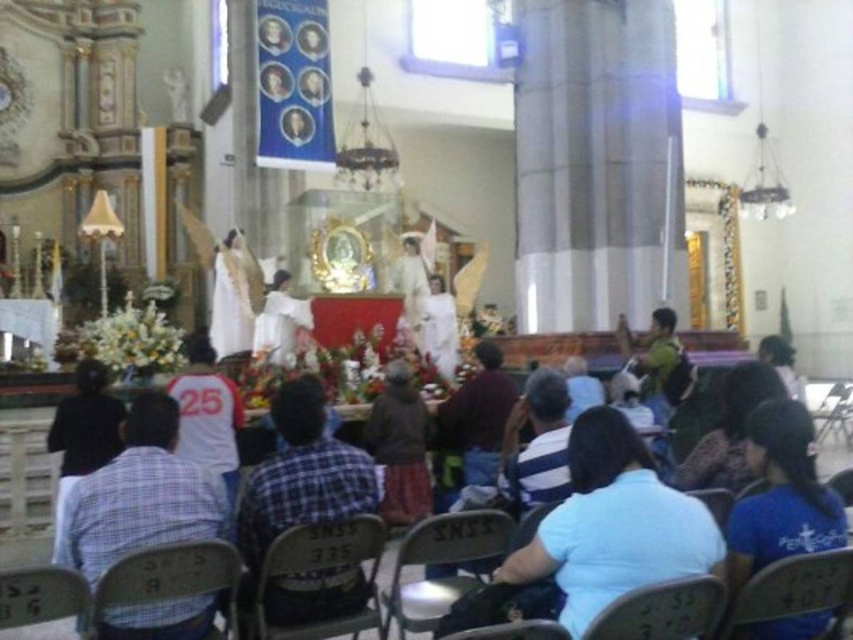 Ambiente de tranquilidad se vive en alrededores de Basílica de Suyapa