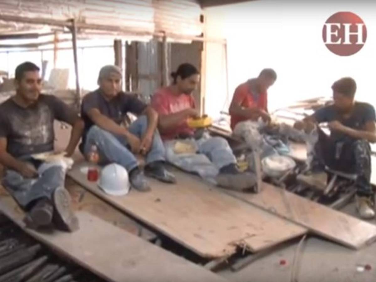 Albañiles hondureños, los 'constructores del amor'