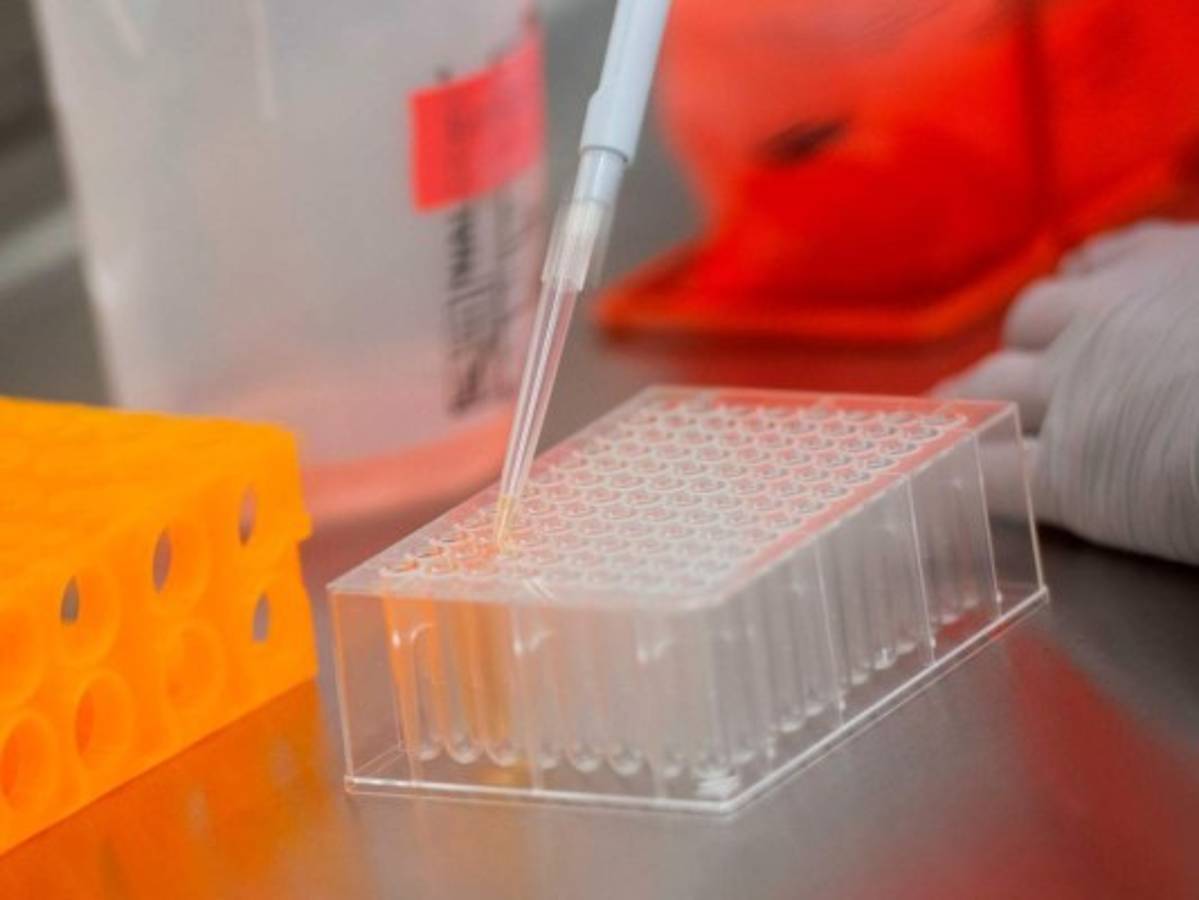 Canadá firma millonaria compra para dosis de vacunas para 2021