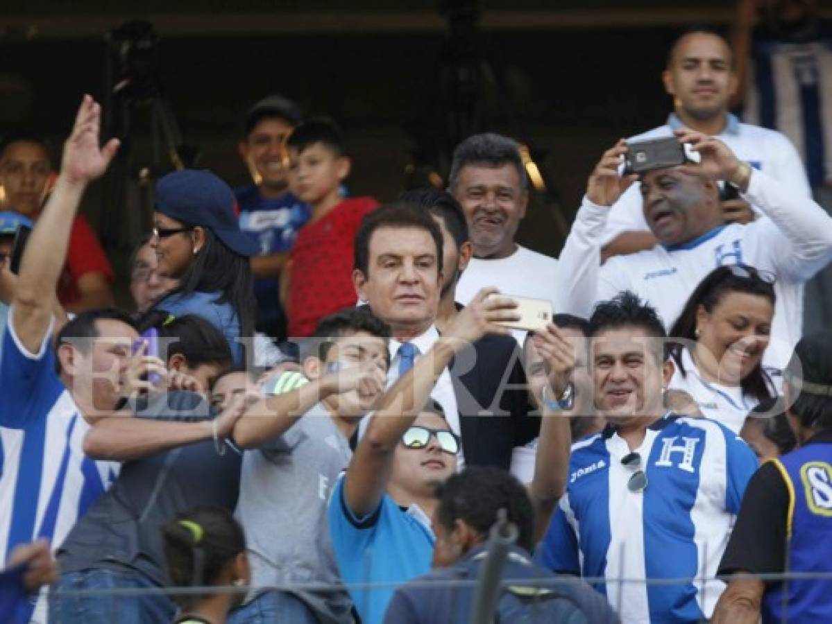 Nasralla puso el ambiente en el estadio Olímpico