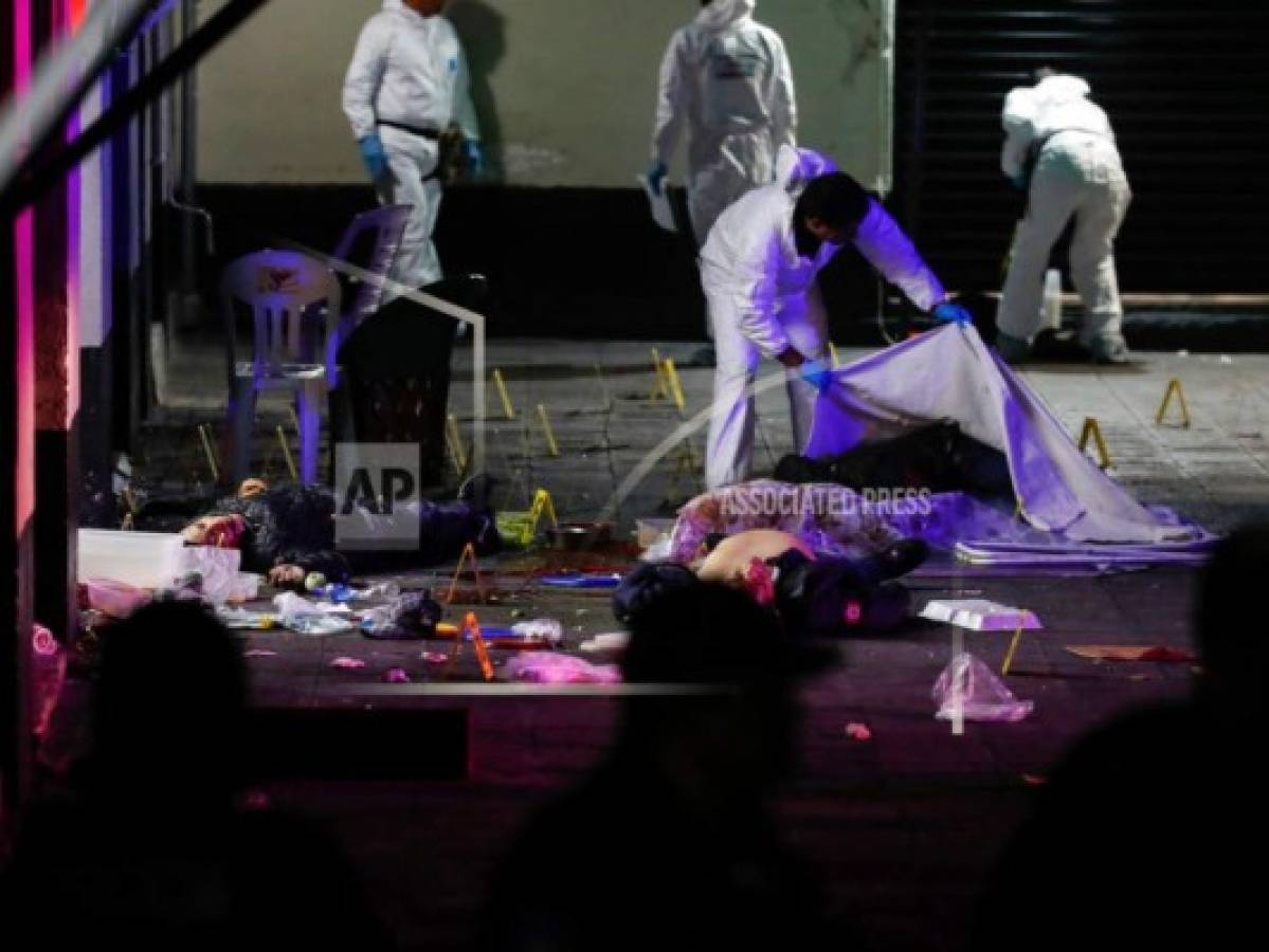 Cuatro muertos y nueve heridos en balacera en popular plaza de mariachis de México
