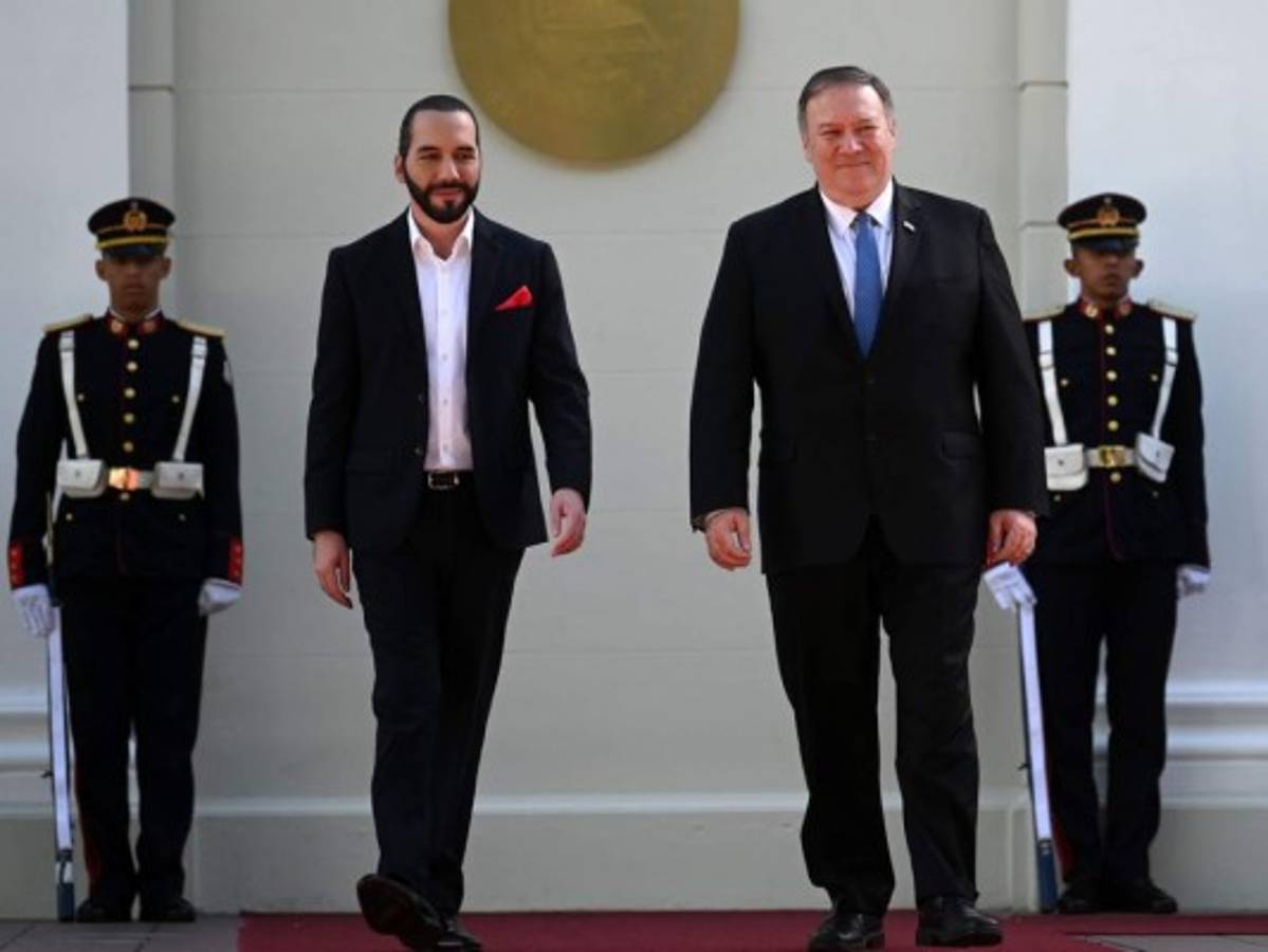 Nayib Bukele y Mike Pompeo acuerdan fortalecer cooperación contra la migración ilegal