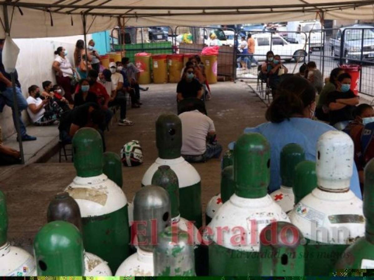 El país requiere acelerar lo más que pueda la inmunización debido al colapso de triajes, clínicas y hospitales por el covid-19. Foto: El Heraldo