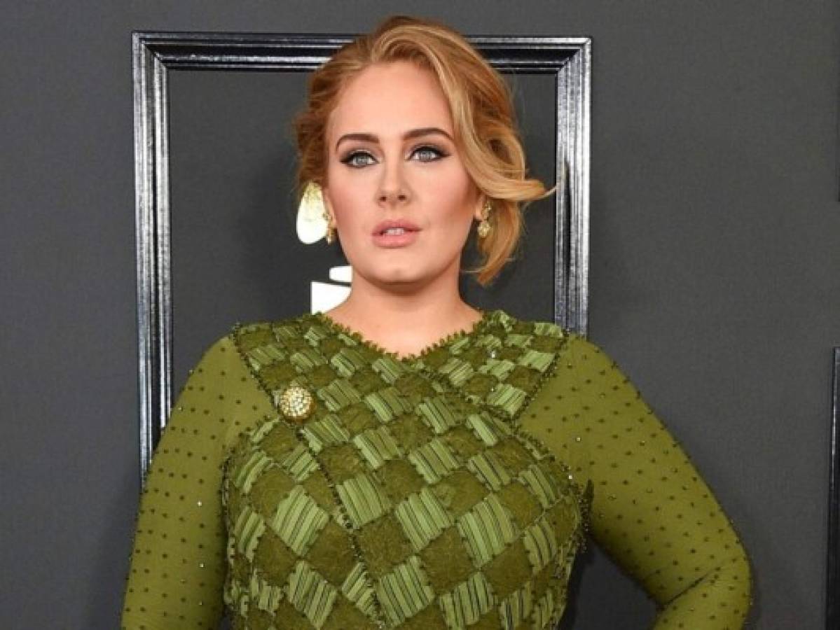 Adele compartirá custodia de su hijo, pero no pagará manutención