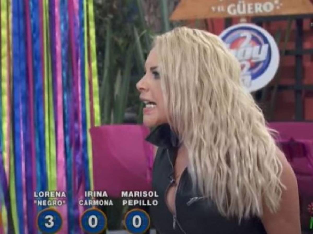 El incómodo momento entre 'Negro' Araiza y Lorena Herrera durante un juego