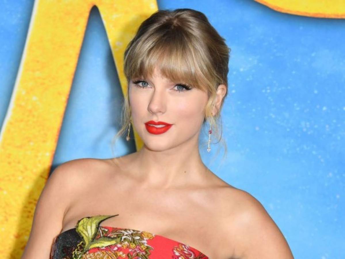 Taylor Swift sorprende a una adolescente con millonario danativo    