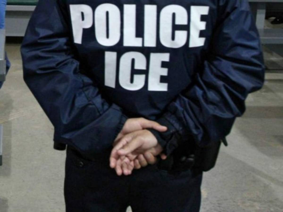Muere por covid-19 octavo migrante bajo custodia del ICE