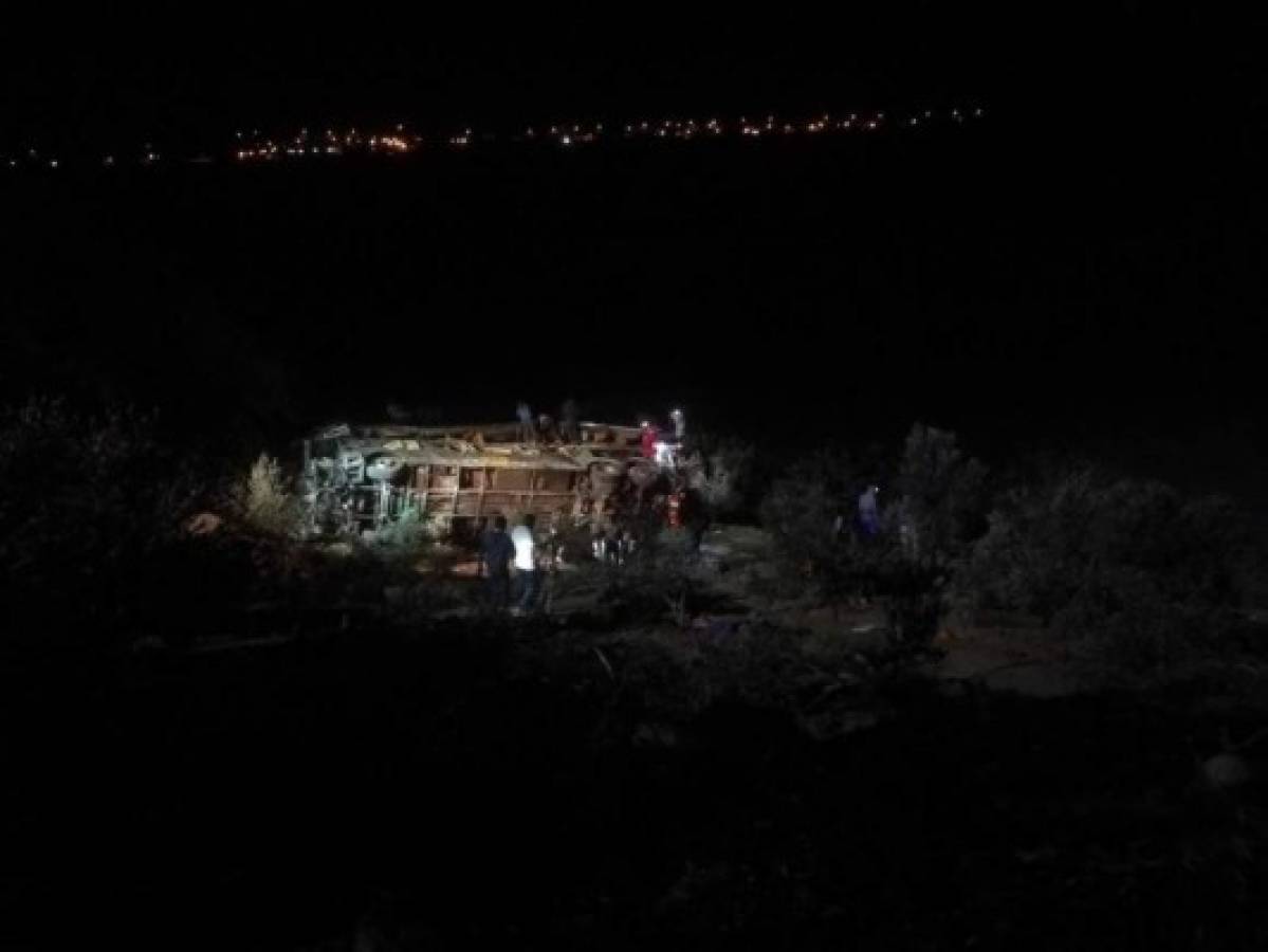 Al menos 36 muertos al caer autobús a un abismo en el sur de Perú