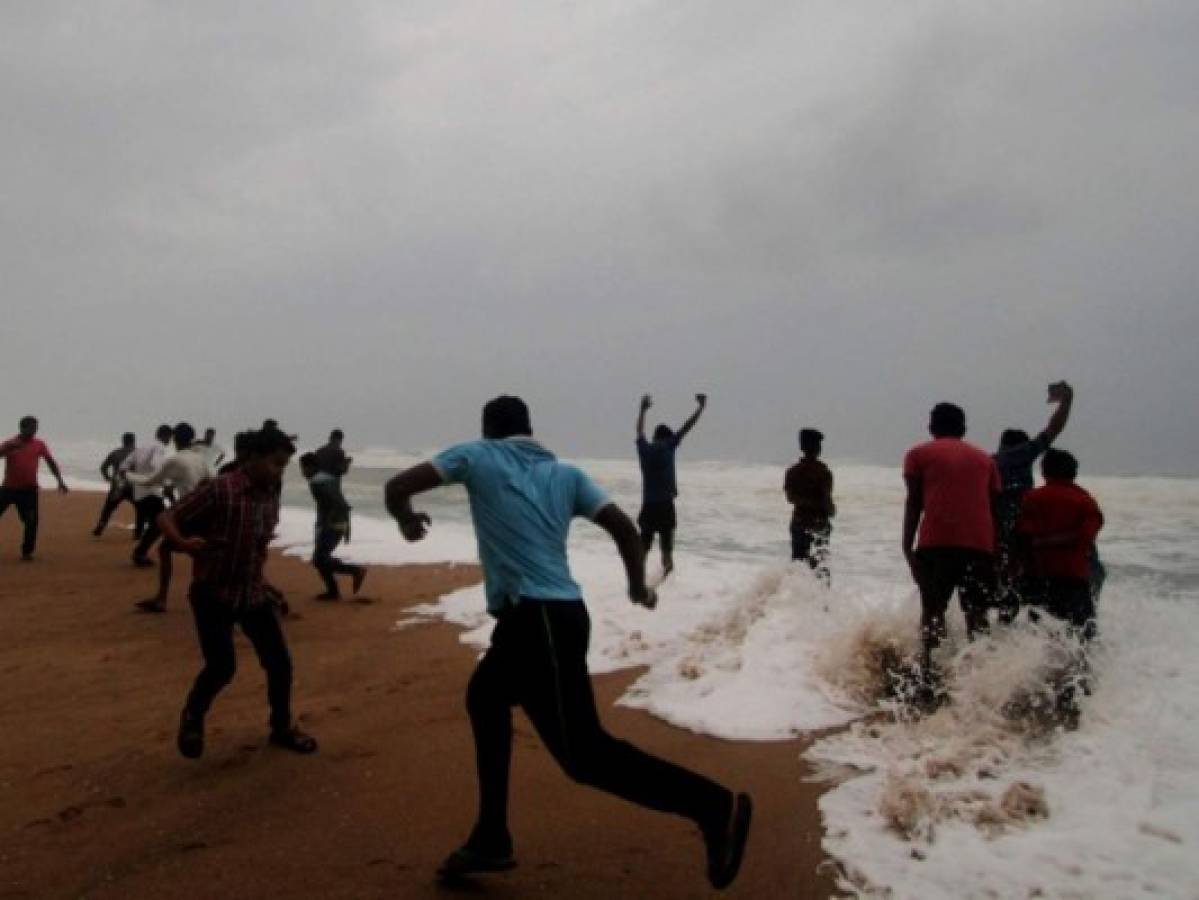 India ordena la evacuación de más de un millón de personas ante la llegada de ciclón