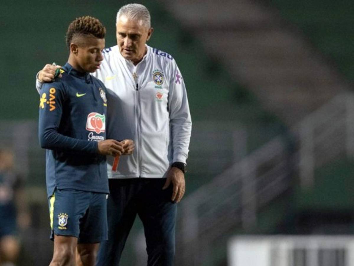 Tite prepara el debut contra Bolivia pendiente del estado de Arthur